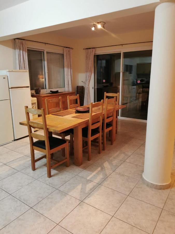 Villa Vista Пафос Екстериор снимка